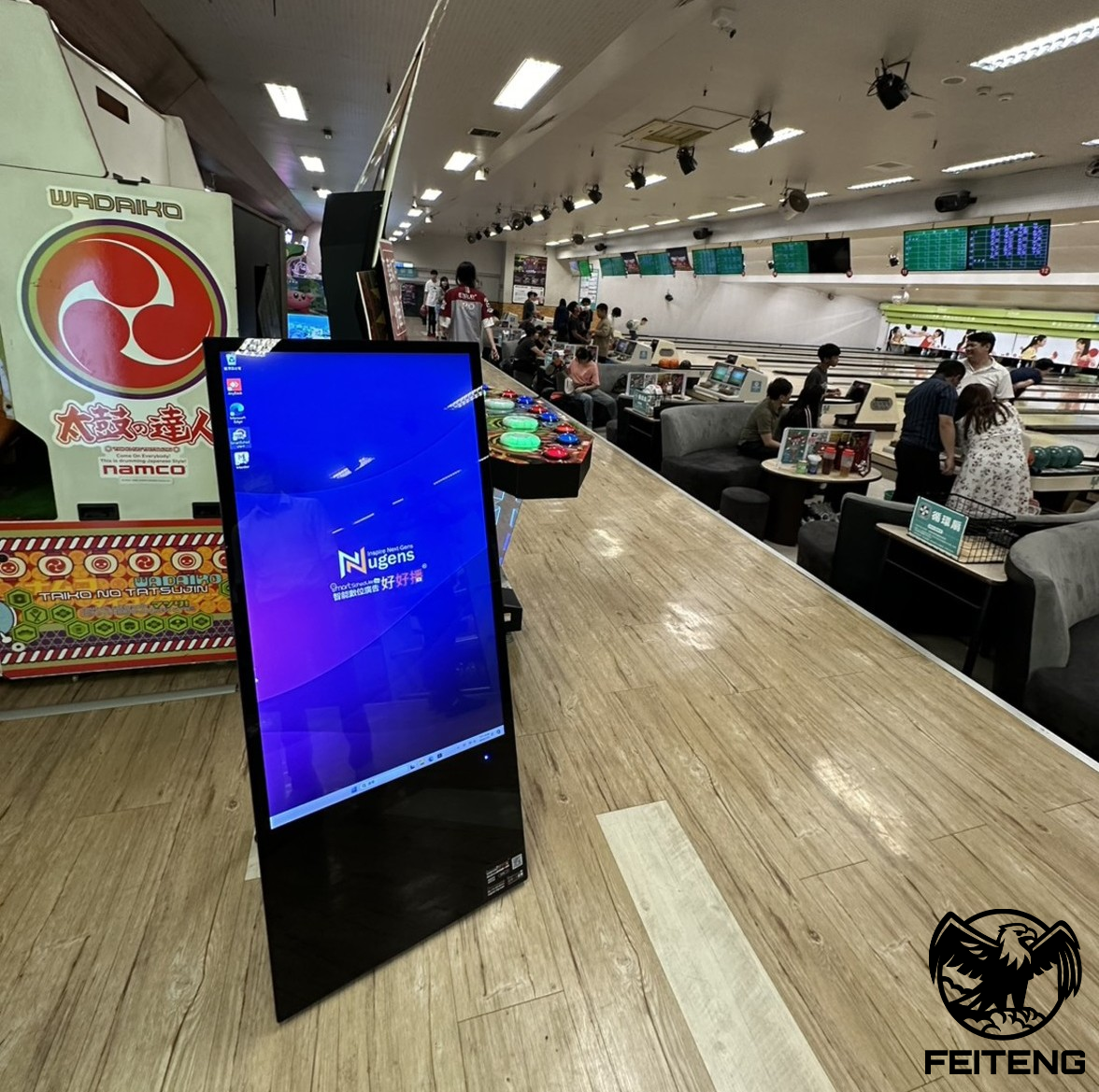 Màn hình quảng cáo tại khu vui chơi bowling